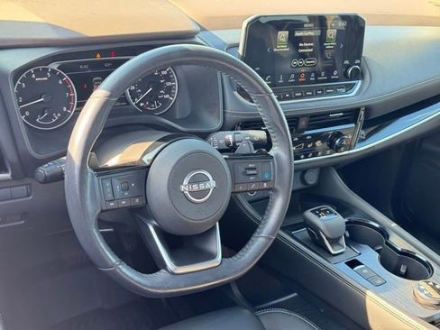 Used 2023 Nissan Rogue SL w/ SL Premium Package image 18