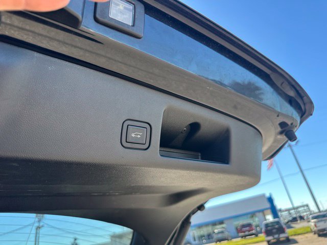 Used 2024 Chevrolet Equinox EV LT FWD image 18