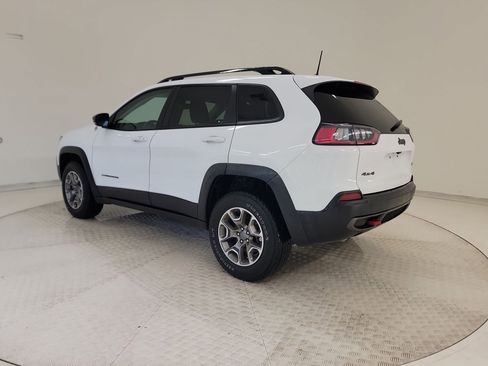 Used 2022 Jeep Cherokee Trailhawk image 3