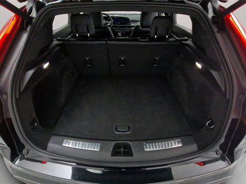 Used 2024 Cadillac XT4 Premium Luxury image 31