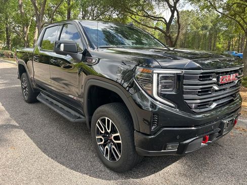 Used 2025 GMC Sierra 1500 AT4 w/ AT4 Premium Package image 4