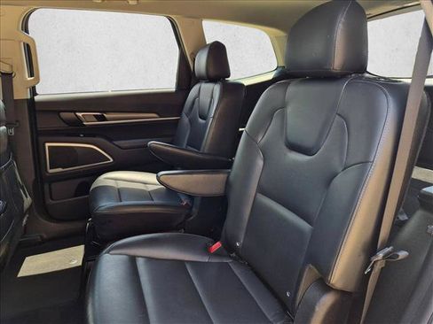 Used 2022 Kia Telluride S FWD image 20