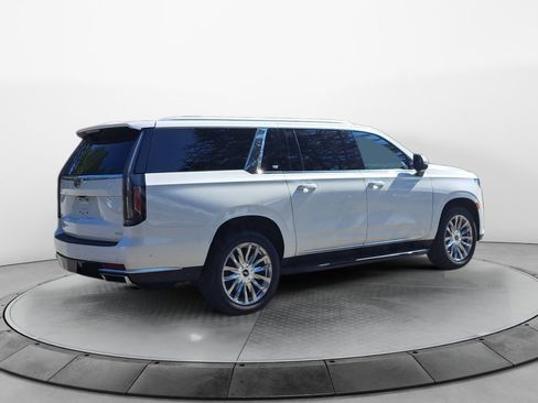 Used 2022 Cadillac Escalade ESV Premium Luxury AWD/4WD image 6