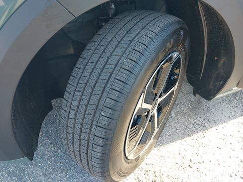 New 2026 Kia Niro EX image 32