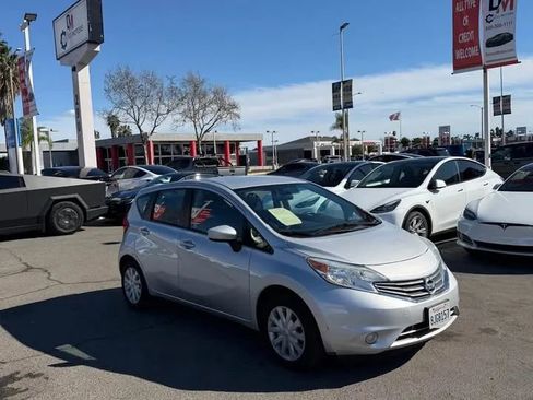 Used 2016 Nissan Versa Note SV image 3