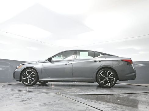 Used 2024 Nissan Altima 2.5 SR image 51