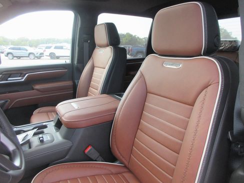 New 2026 GMC Sierra 2500 Denali Ultimate image 15