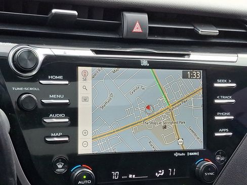 Used 2020 Toyota Camry XSE image 17