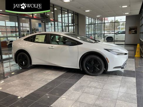 New 2026 Toyota Prius LE image 1