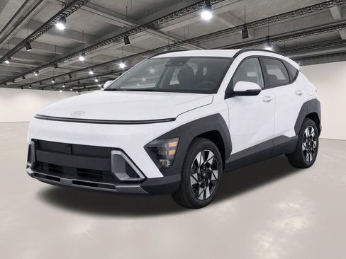 Used 2025 Hyundai Kona SEL FWD image 1