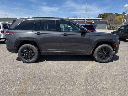 New 2026 Jeep Grand Cherokee Altitude AWD/4WD image 6