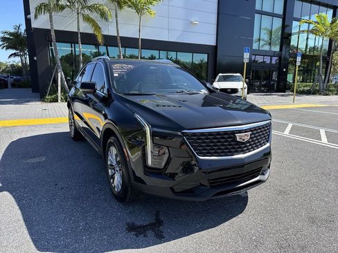 Used 2024 Cadillac XT4 Premium Luxury FWD image 7