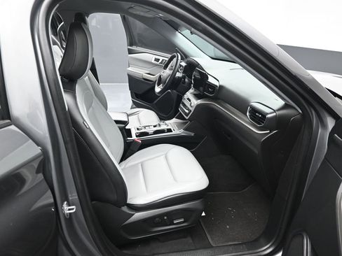 Used 2021 Ford Explorer XLT w/ Equipment Group 202A image 41