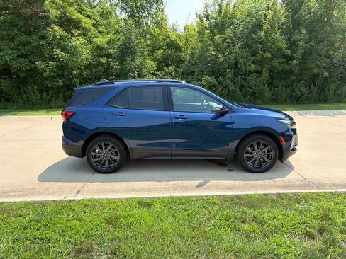 Used 2023 Chevrolet Equinox RS w/ RS Leather Package FWD image 10