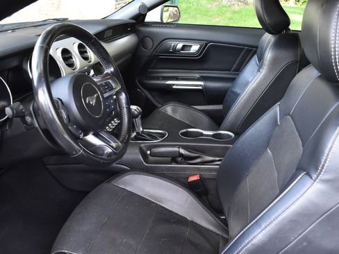 Used 2019 Ford Mustang Premium image 22