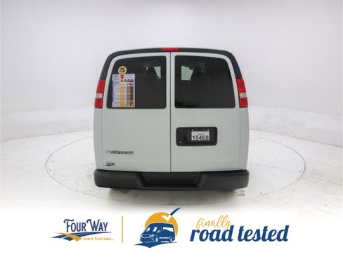 Used 2025 Chevrolet Express 3500 LS image 5