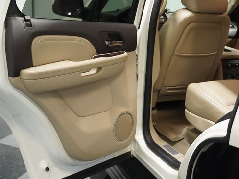 Used 2009 GMC Yukon Denali image 39