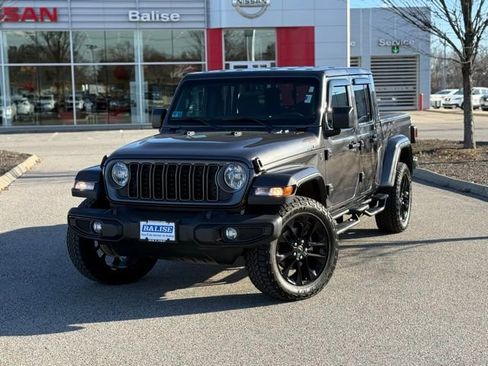 Used 2025 Jeep Gladiator Sport image 9