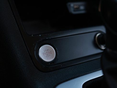 Used 2016 Volkswagen Tiguan S image 28