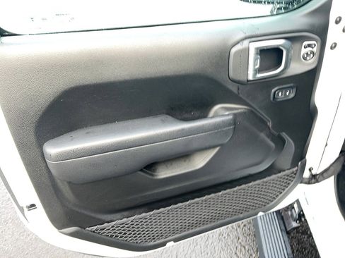 Used 2024 Jeep Wrangler Willys image 18