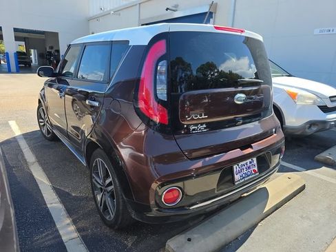 Used 2017 Kia Soul + FWD image 4