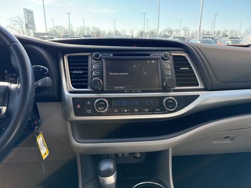 Used 2018 Toyota Highlander Plus image 15