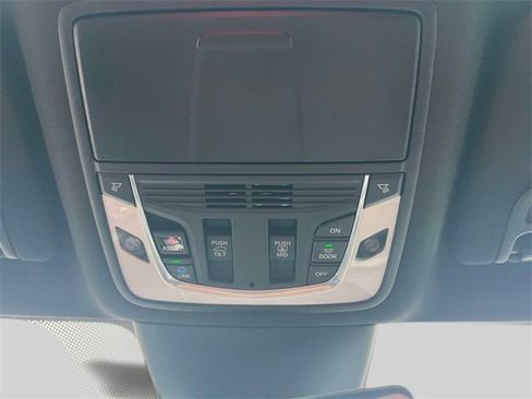 Used 2023 Acura MDX A-Spec image 31