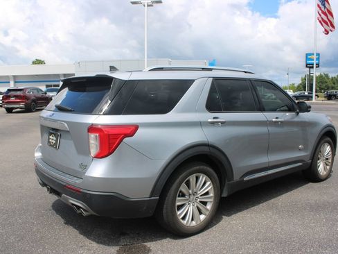 Used 2022 Ford Explorer King Ranch w/ Premium Technology Package RWD image 9