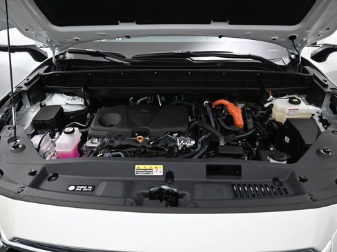 Used 2025 Toyota Highlander Platinum image 41