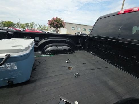 Used 2022 RAM 2500 Big Horn AWD/4WD image 9