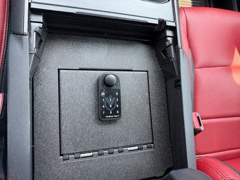 Used 2024 Ford F150 Lariat AWD/4WD image 23