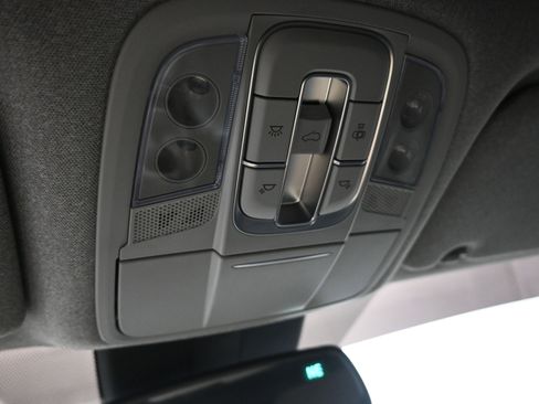 Used 2020 Hyundai Santa Fe SEL w/ Convenience + Premium Package image 21