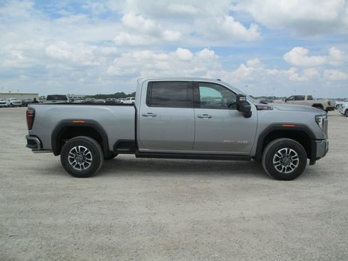 New 2026 GMC Sierra 2500 AT4 w/ AT4 Premium Plus Package AWD/4WD image 3