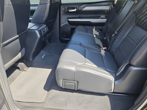 Used 2019 Toyota Tundra Platinum AWD/4WD image 9