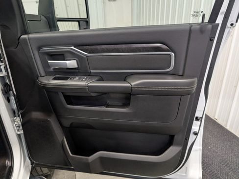 Used 2024 RAM 2500 Big Horn w/ Safety Group image 29