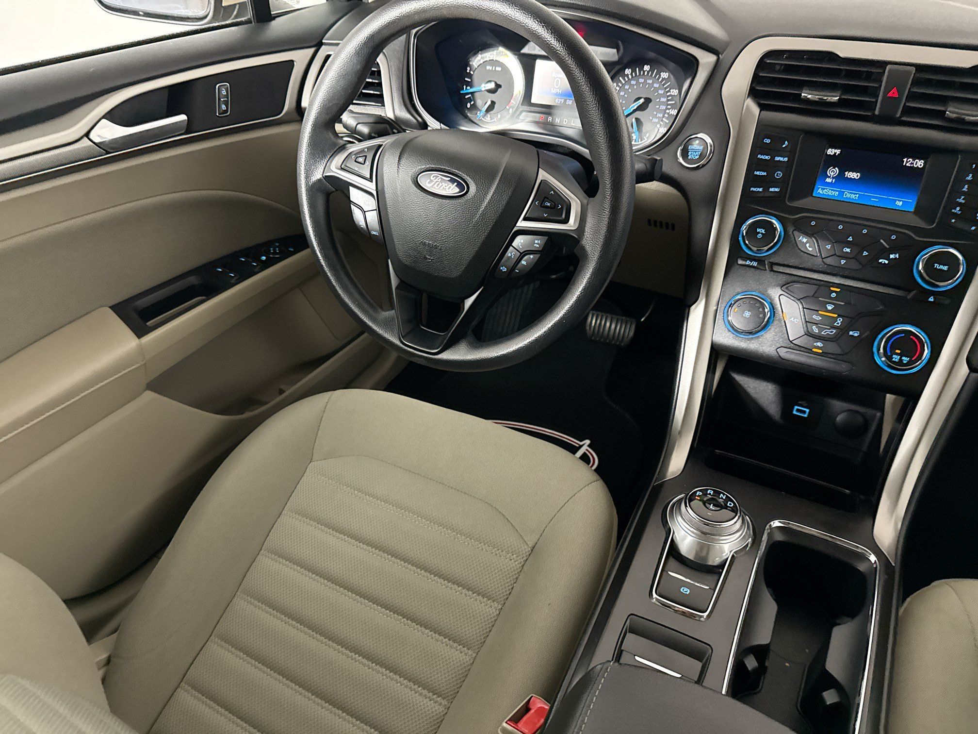 Used 2018 Ford Fusion SE FWD image 31