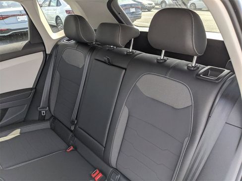 Used 2025 Volkswagen Taos SE image 23