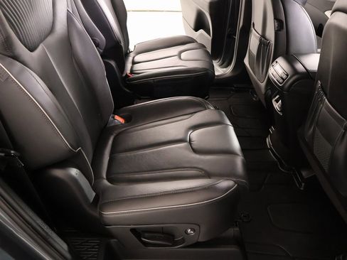 Used 2023 Hyundai Palisade Calligraphy w/ Winter Package image 16