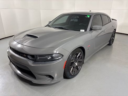 Used 2019 Dodge Charger Scat Pack w/ Plus Group image 4