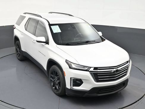 Used 2022 Chevrolet Traverse LT FWD image 18