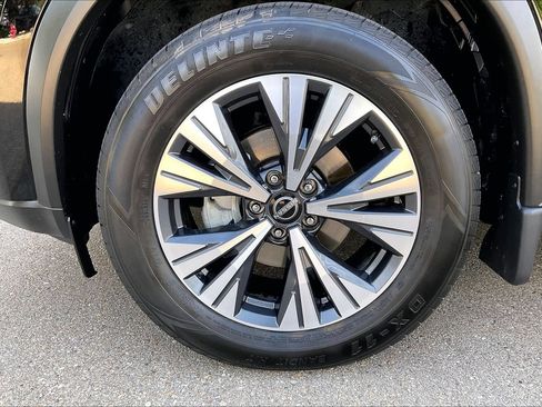 Used 2023 Nissan Rogue SV AWD/4WD image 25
