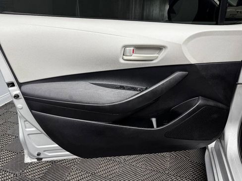 Used 2022 Toyota Corolla LE image 36