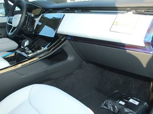 New 2026 Land Rover Range Rover Sport SE image 24