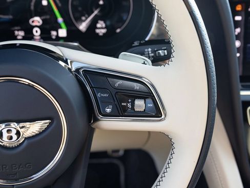Used 2023 Bentley Bentayga AWD/4WD image 35