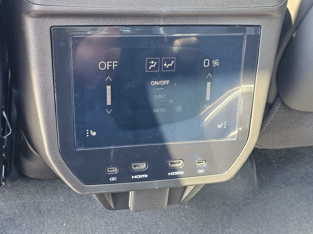 Used 2026 GMC Yukon XL AT4 Ultimate AWD/4WD image 19