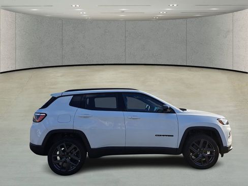 New 2026 Jeep Compass Latitude image 4