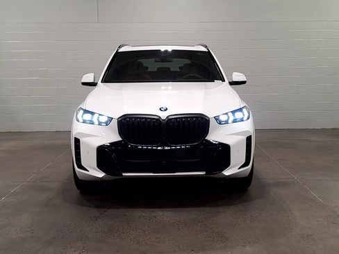 Used 2026 BMW X5 xDrive40i w/ M Sport Package AWD/4WD image 2