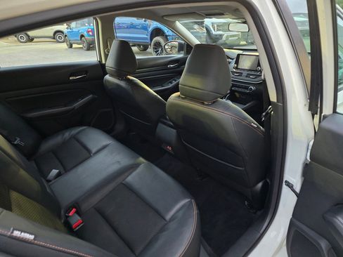 Used 2021 Nissan Altima 2.5 SR image 12