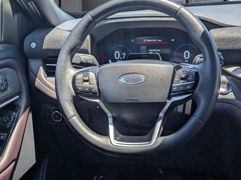 Certified 2025 Ford Explorer Platinum RWD image 19