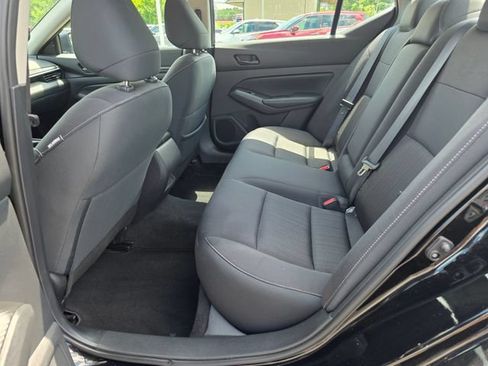 Used 2025 Nissan Altima 2.5 SV FWD image 33